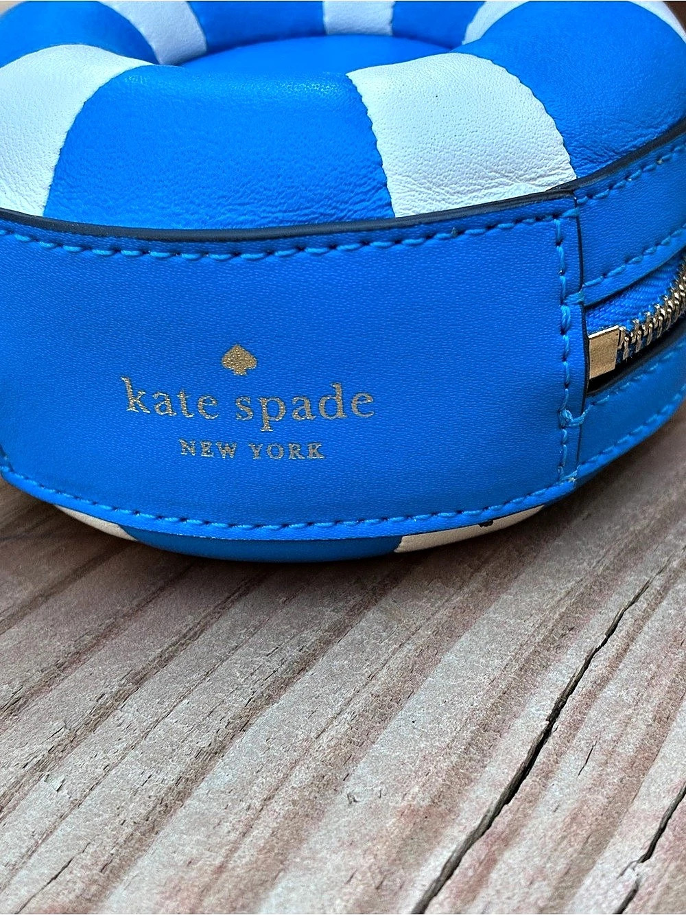 Kate Spade Splash 💦 Pool Float Key Chain - Picture 3 of 4